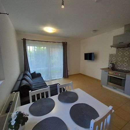 Apartmán Spi V Kuklenach 1 Hradec Králové Exteriér fotografie